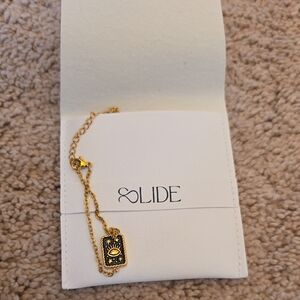 Gold Pendant Necklace